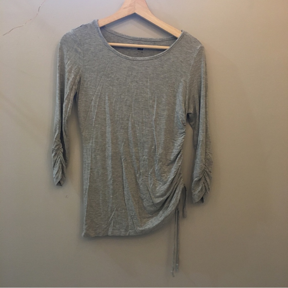Gray long sleeves T-shirt